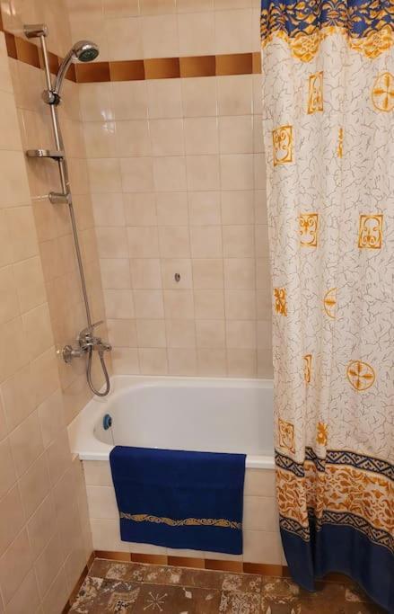 Plovdiv Top Center 2 Bdrm Apartment, 5Min From Central Square & Garden, Free Parking Екстериор снимка